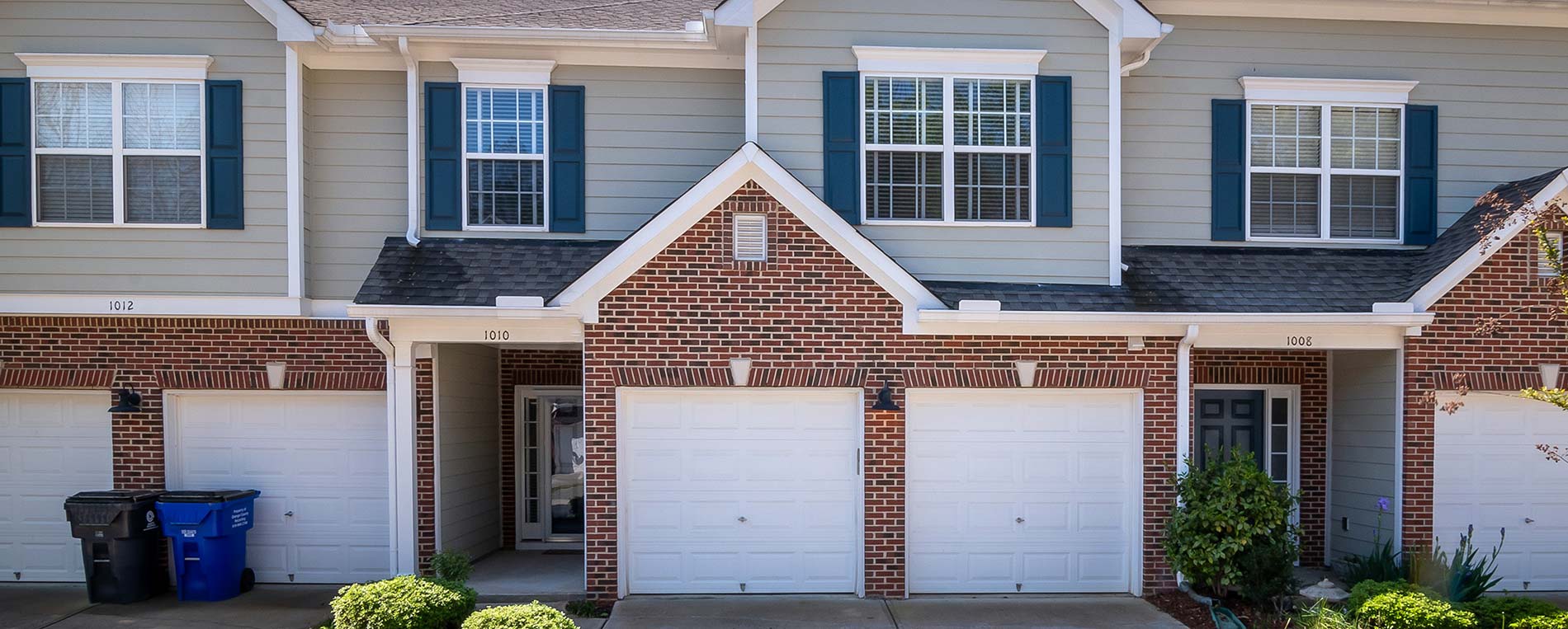 Three Things to Pay Attention to while Maintaining your Garage Door